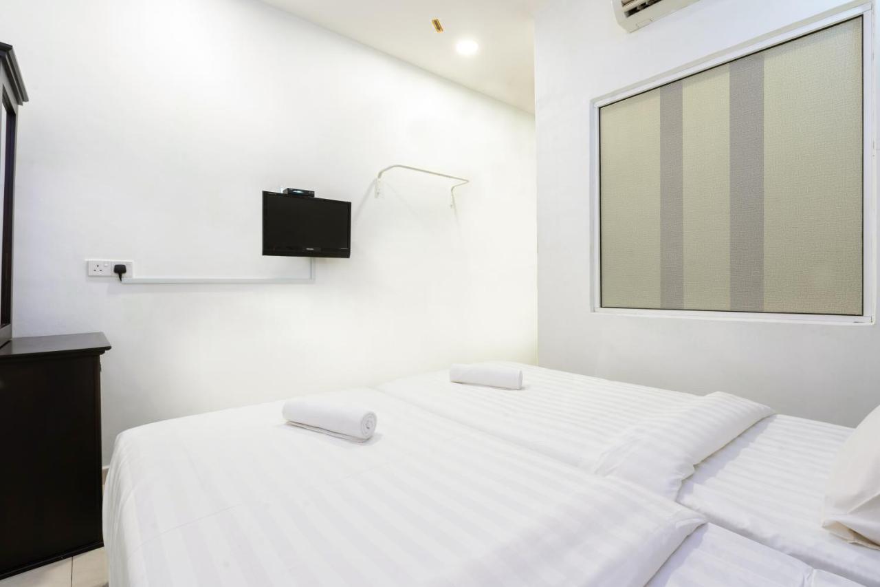 Ant Hotel Malacca Exterior photo