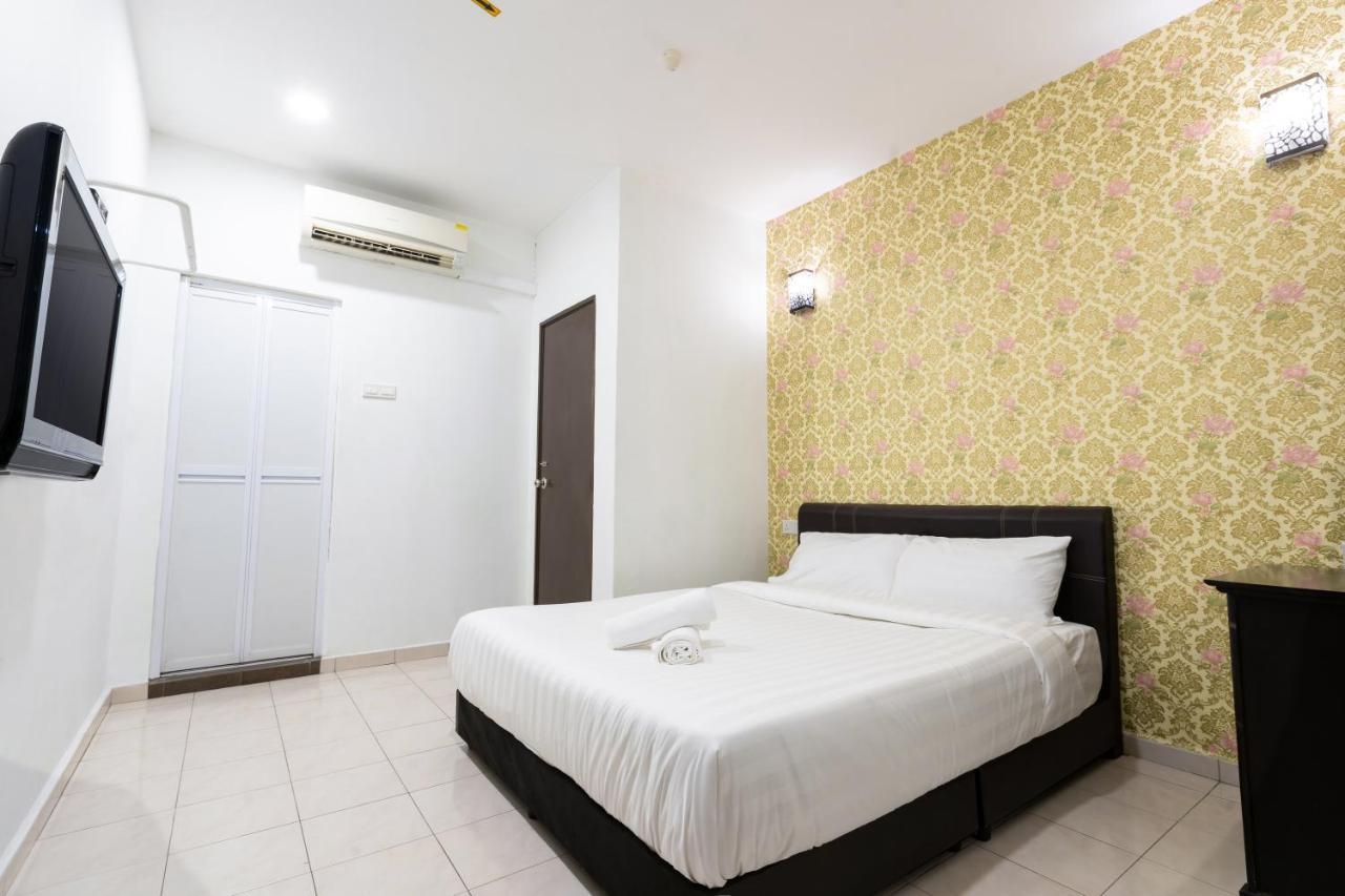 Ant Hotel Malacca Exterior photo