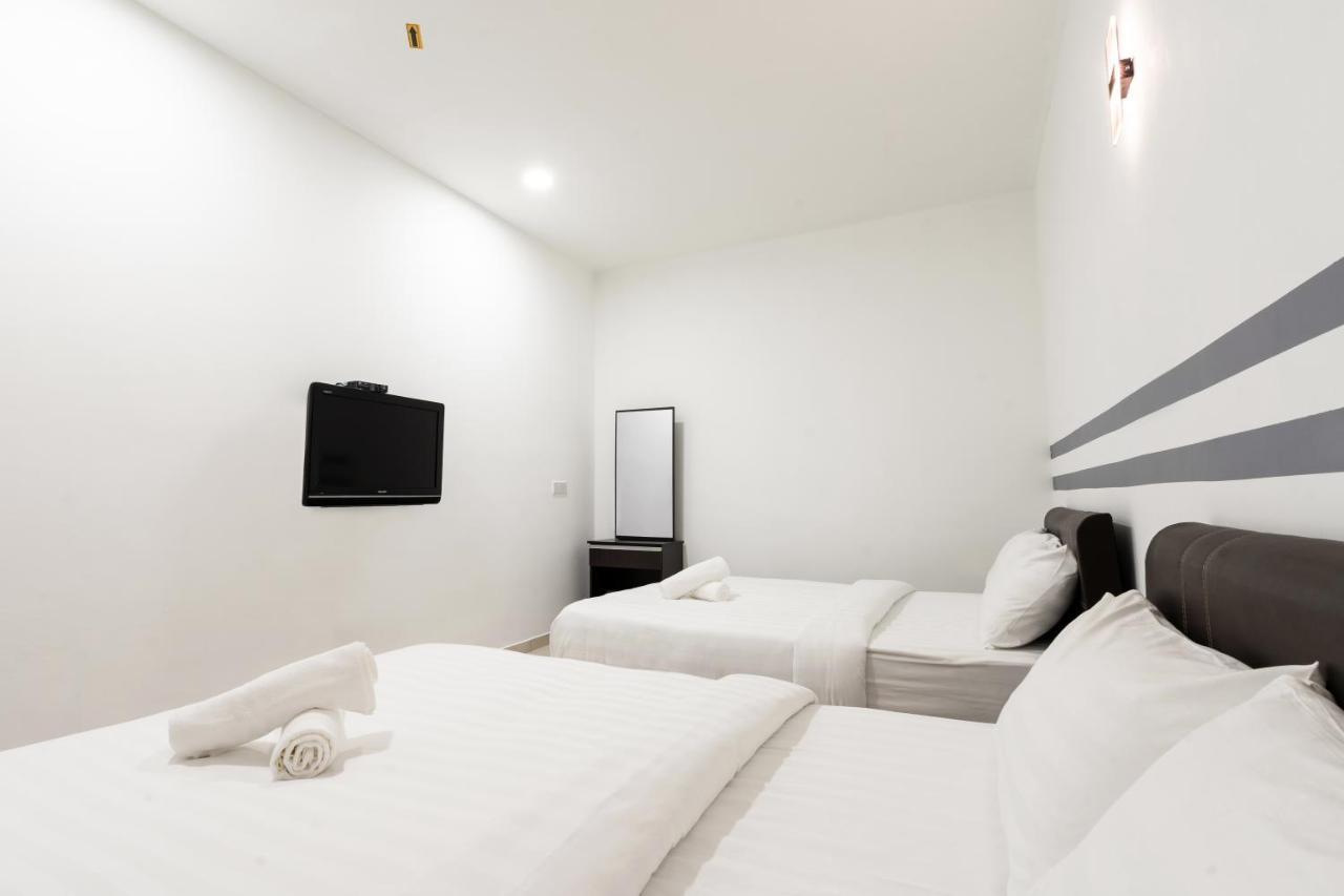 Ant Hotel Malacca Exterior photo